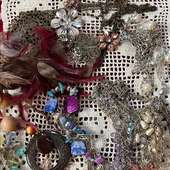 (Vintage clip ons )an the rest pierce with necklaces great bundle - Picture 9 of 10